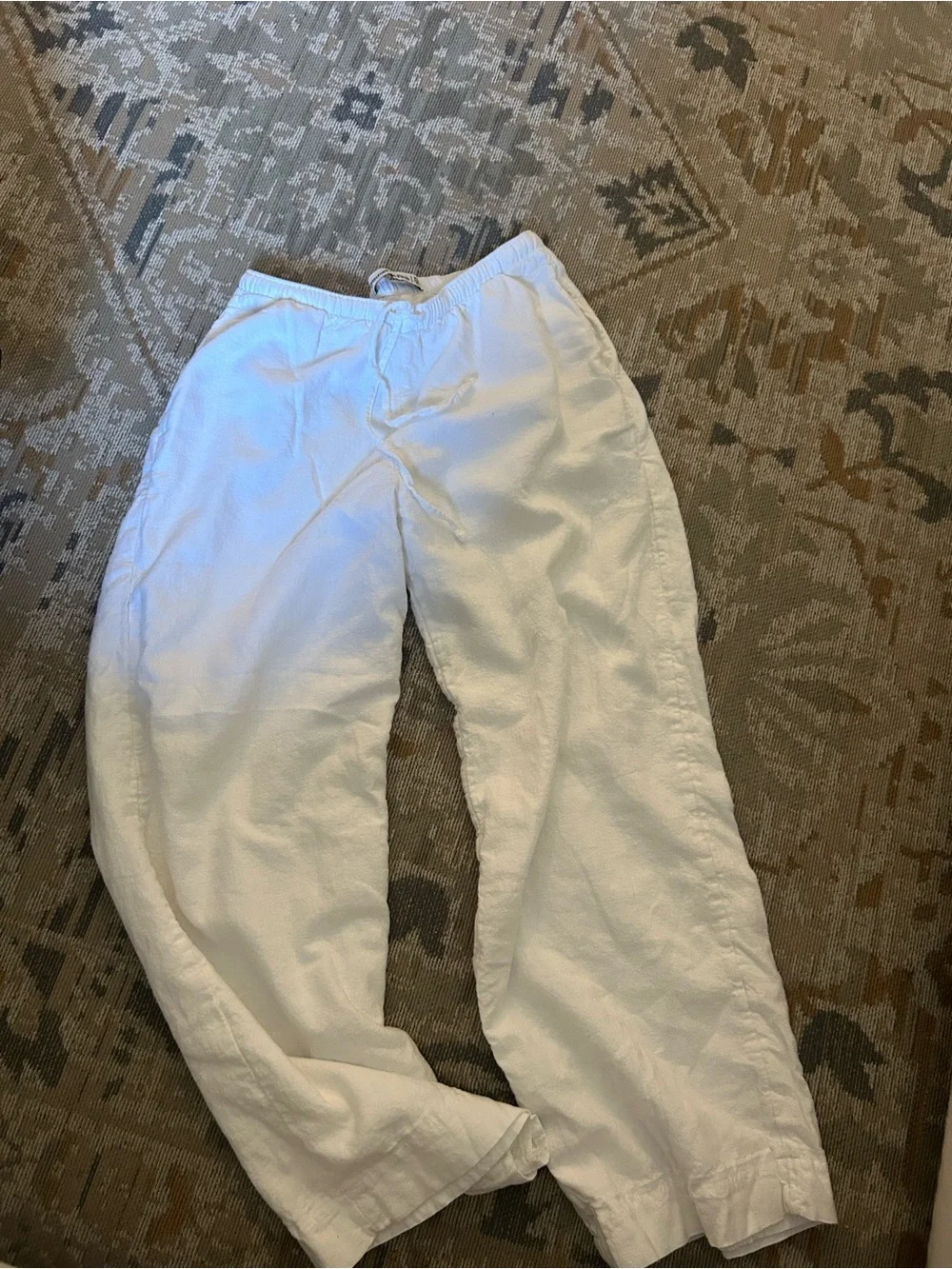 womans white linen pants